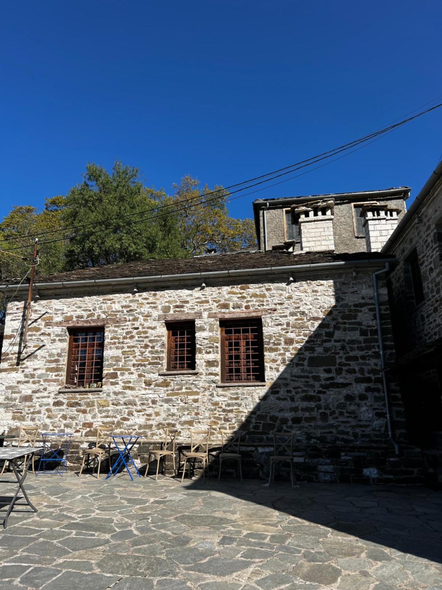 Ikojenia Traditional Lodge Papigko Bagian luar foto