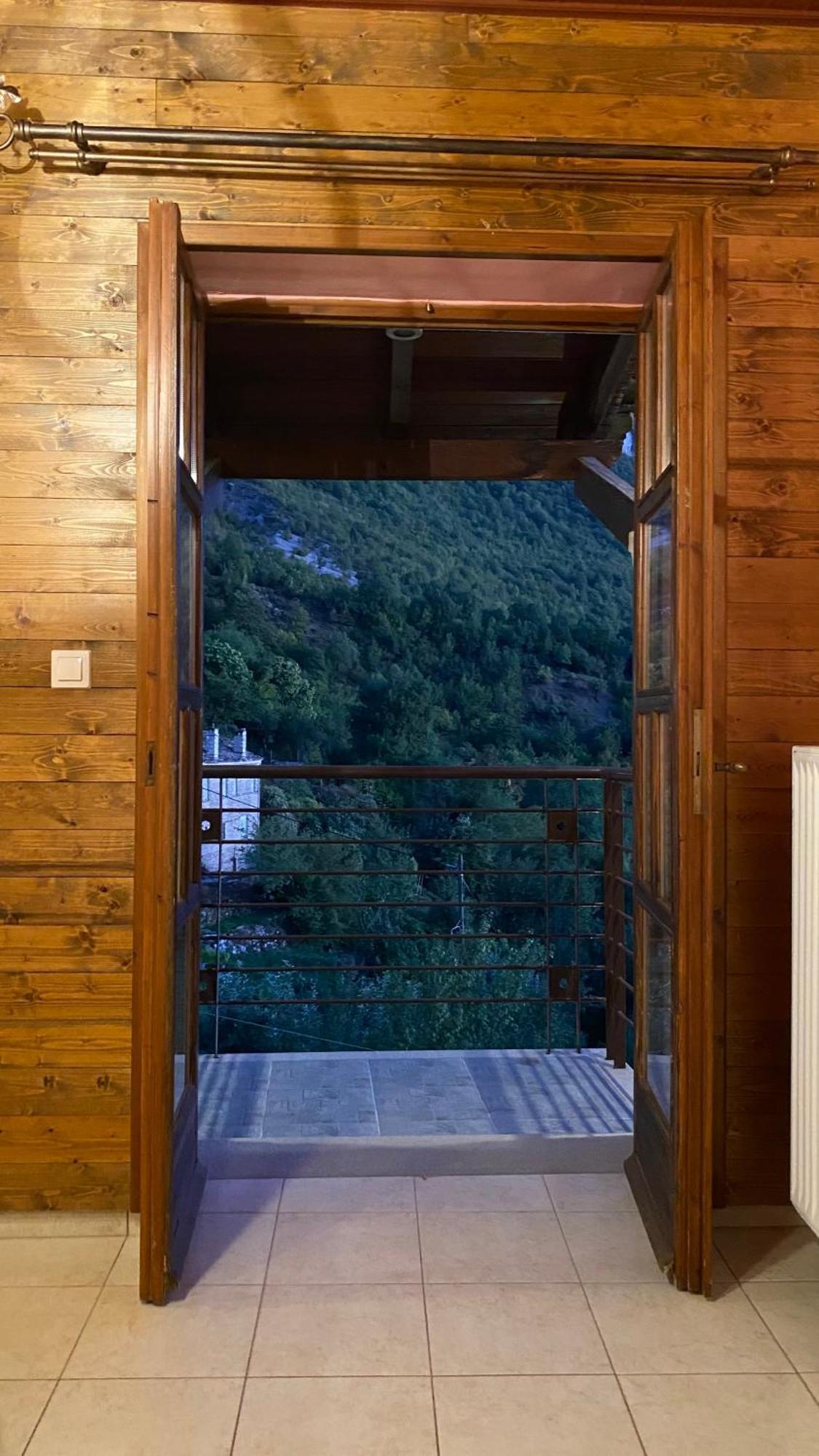 Ikojenia Traditional Lodge Papigko Bagian luar foto