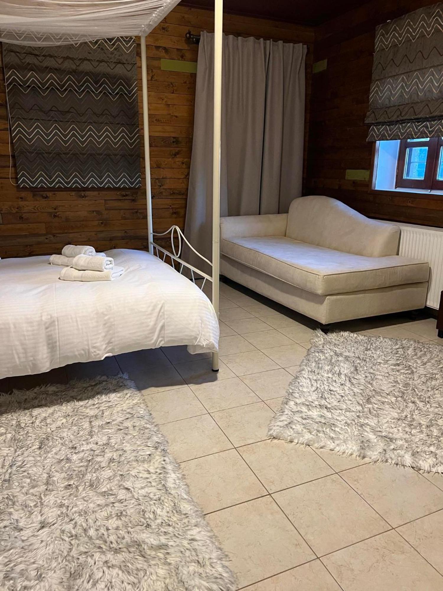 Ikojenia Traditional Lodge Papigko Bagian luar foto