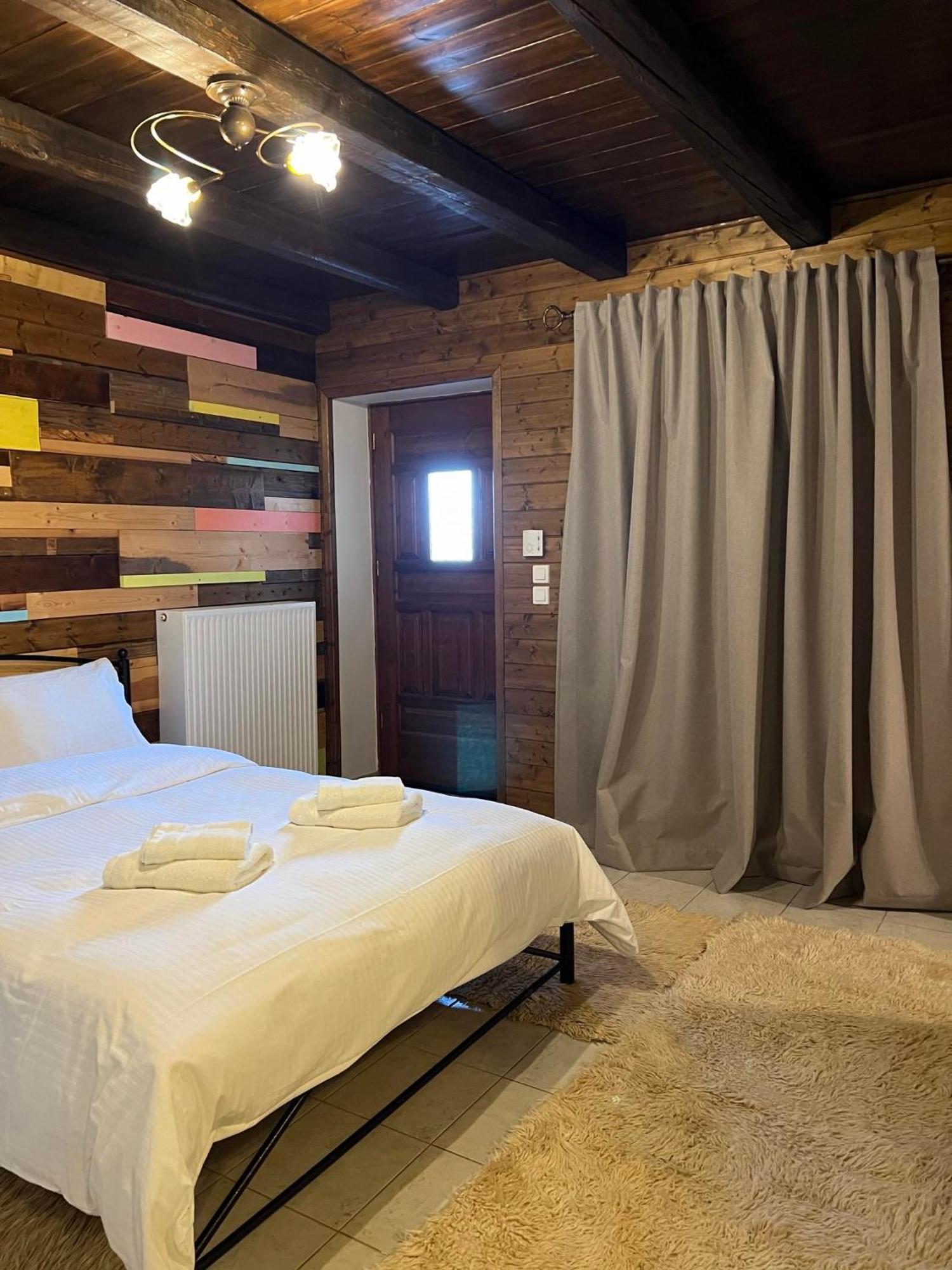 Ikojenia Traditional Lodge Papigko Bagian luar foto