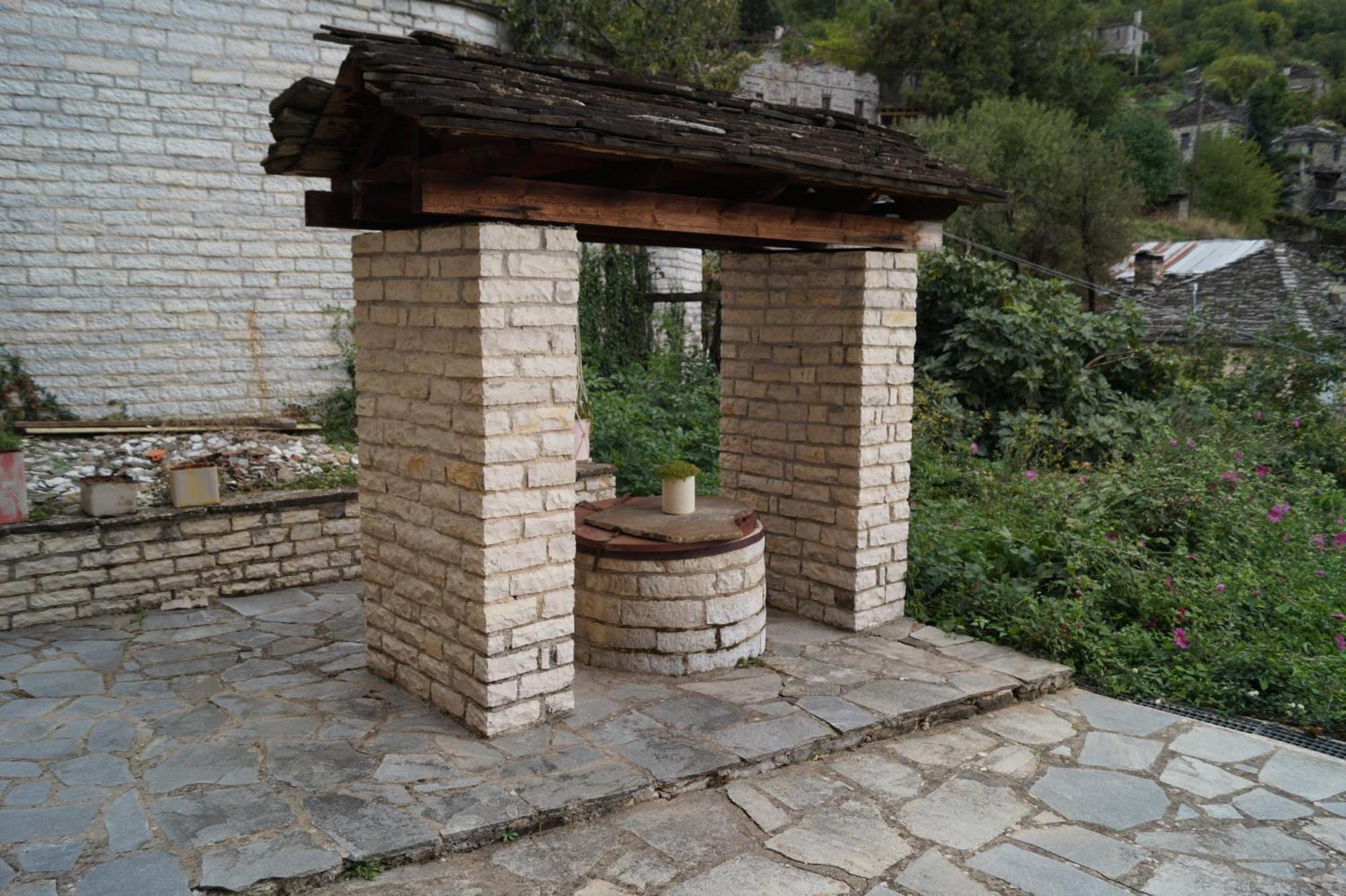 Ikojenia Traditional Lodge Papigko Bagian luar foto