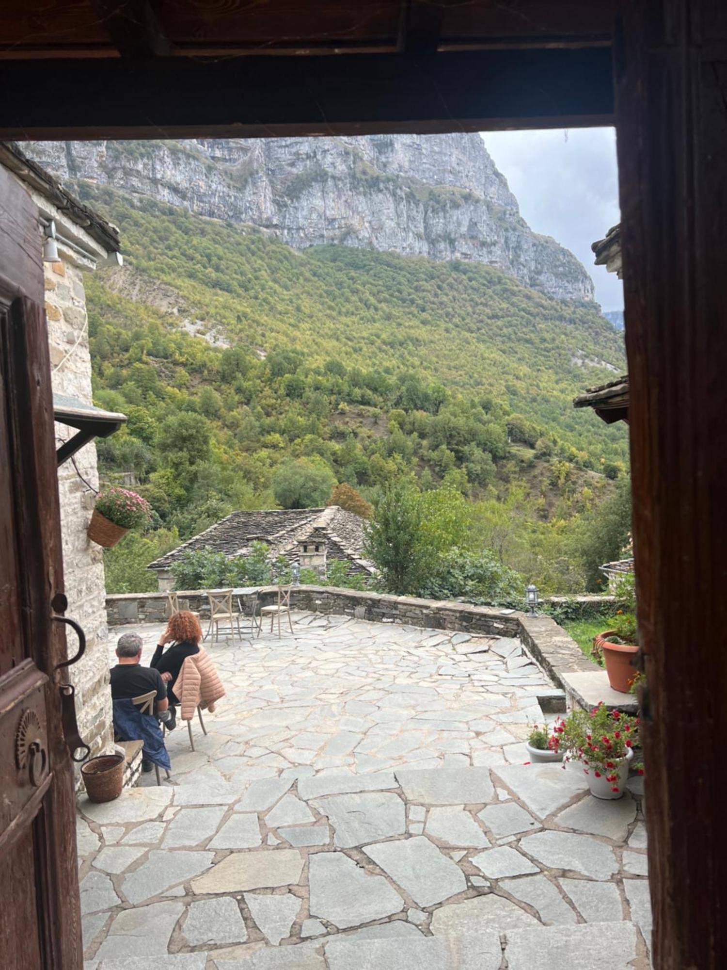 Ikojenia Traditional Lodge Papigko Bagian luar foto