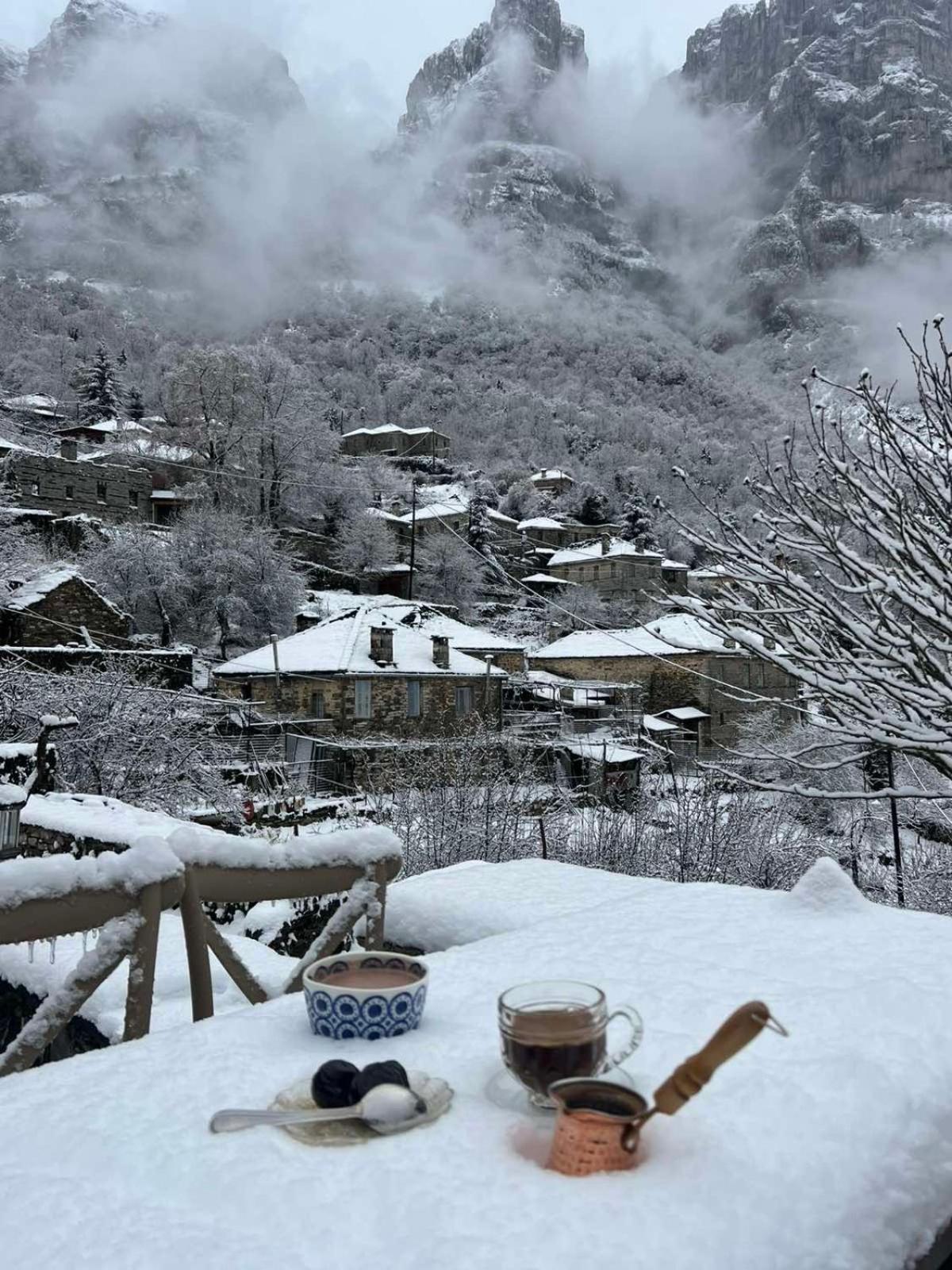 Ikojenia Traditional Lodge Papigko Bagian luar foto